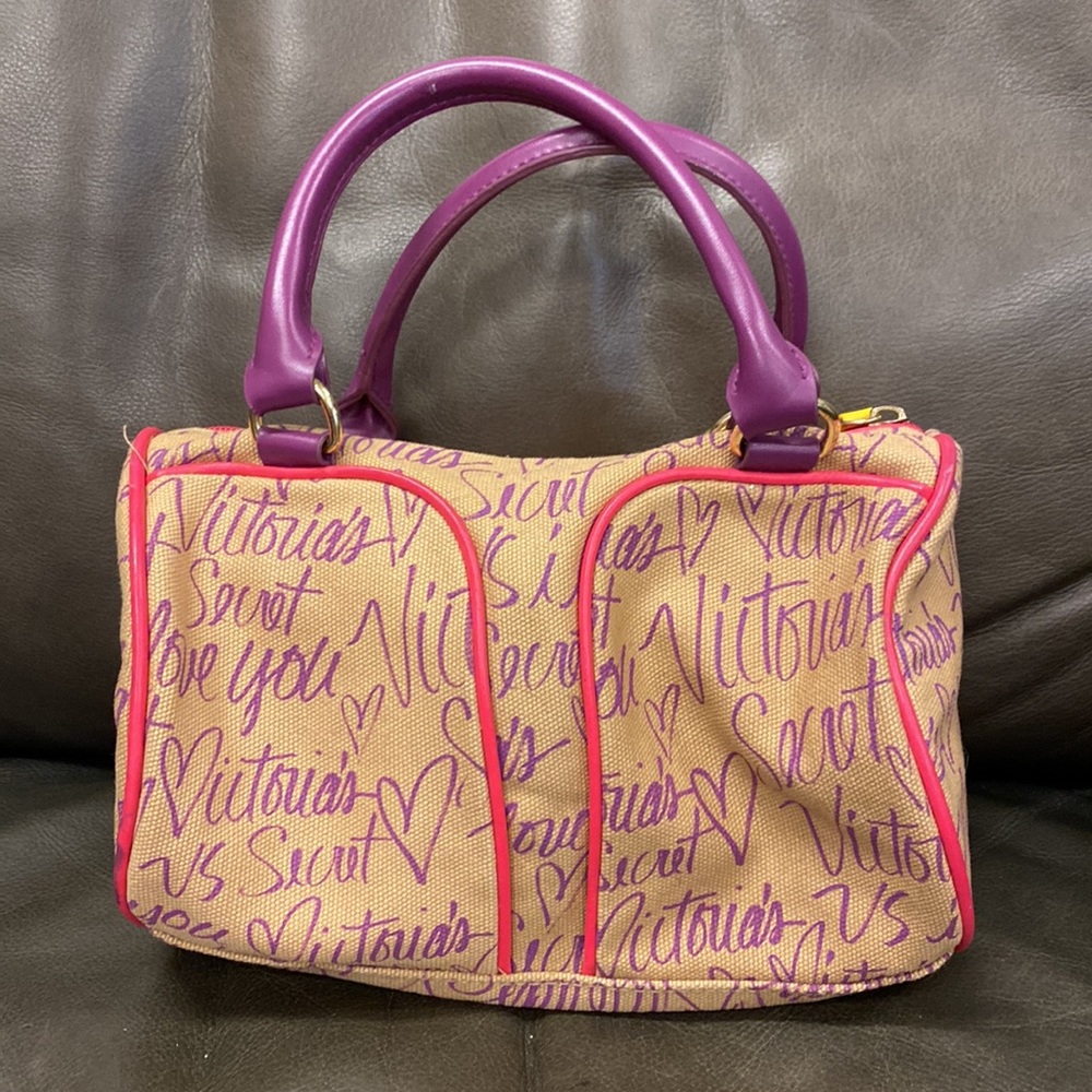 Victoria’s Secret i love  you handbag - Picture 3 of 12